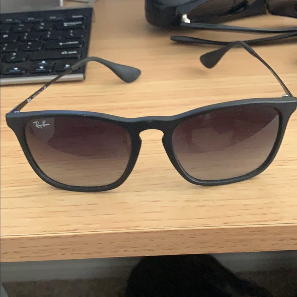 Ray Ban “Chris” in black